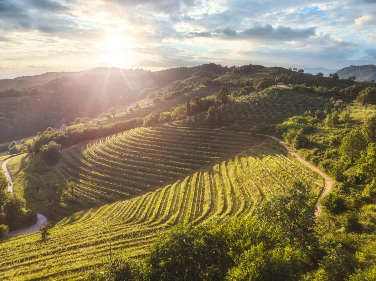Locanda Moderna Carlambroeus Montevecchia Zewnętrze zdjęcie