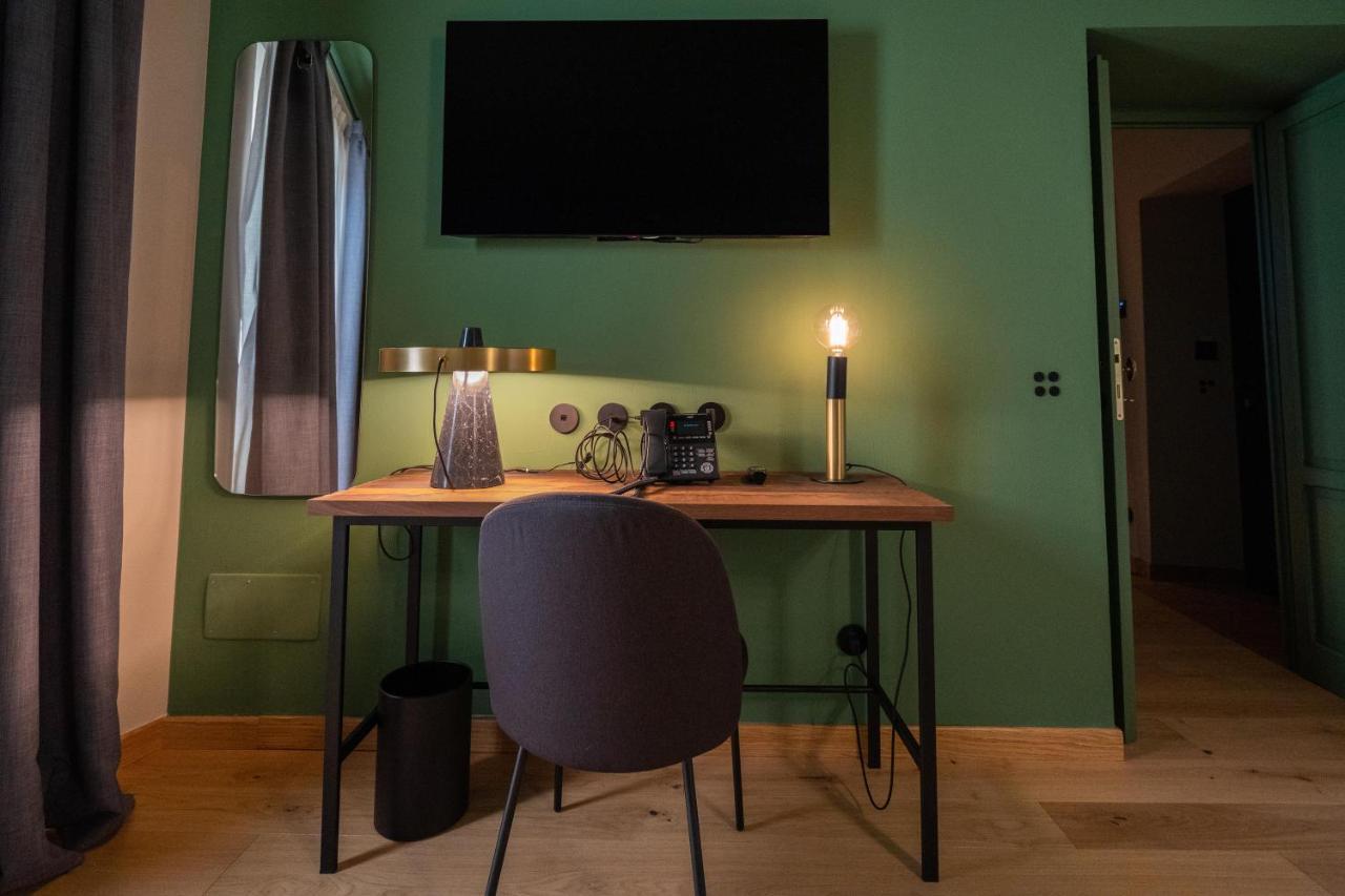 Locanda Moderna Carlambroeus Montevecchia Zewnętrze zdjęcie