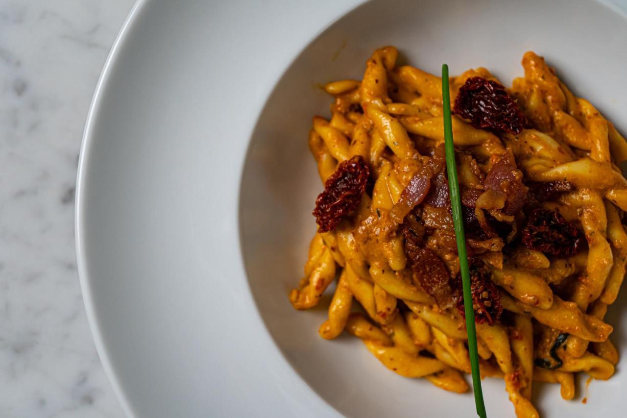 Locanda Moderna Carlambroeus Montevecchia Zewnętrze zdjęcie
